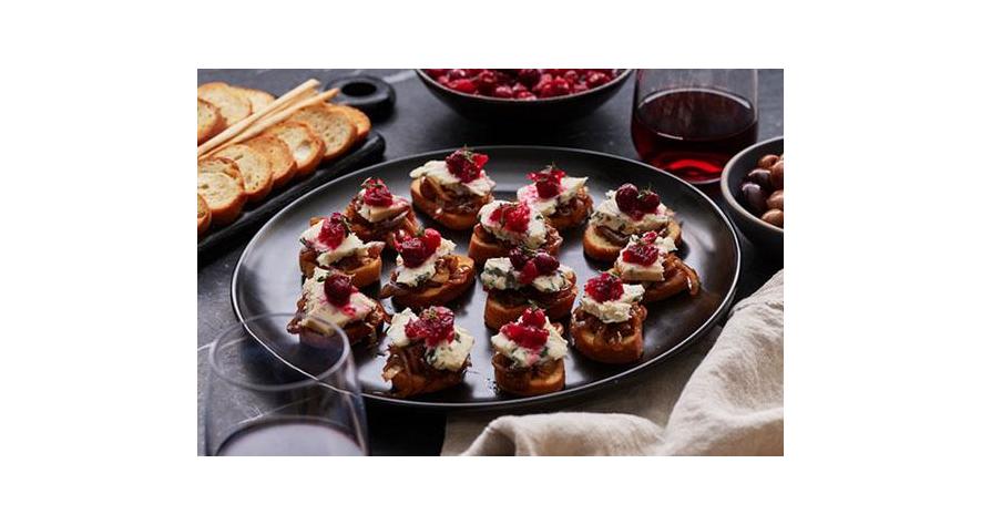 Recipes: Caramelized Onion and Blue Cheese Crostini