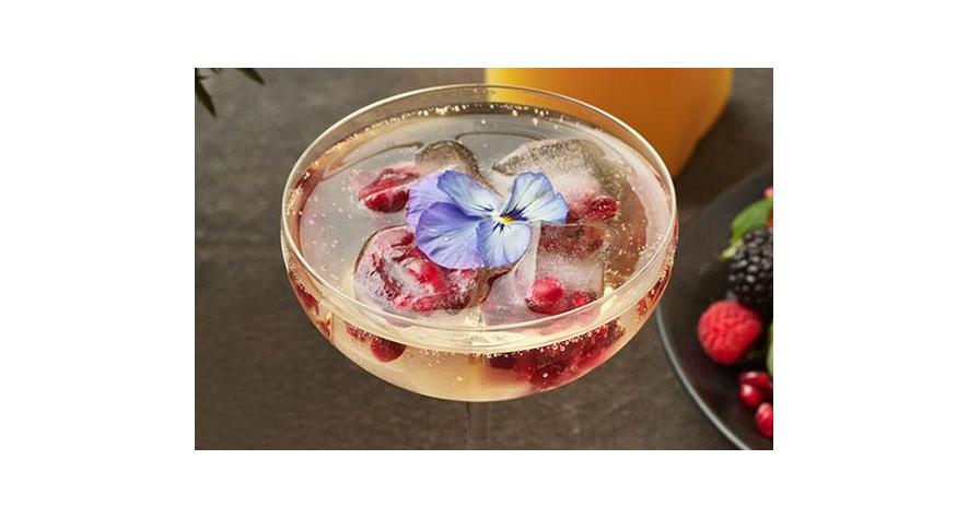 Recipes: Champagne Cocktail