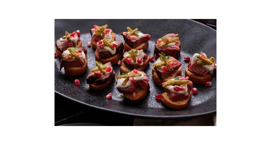 Recipes: Filet Mignon Crostini with Horseradish Sauce and Crispy Onions