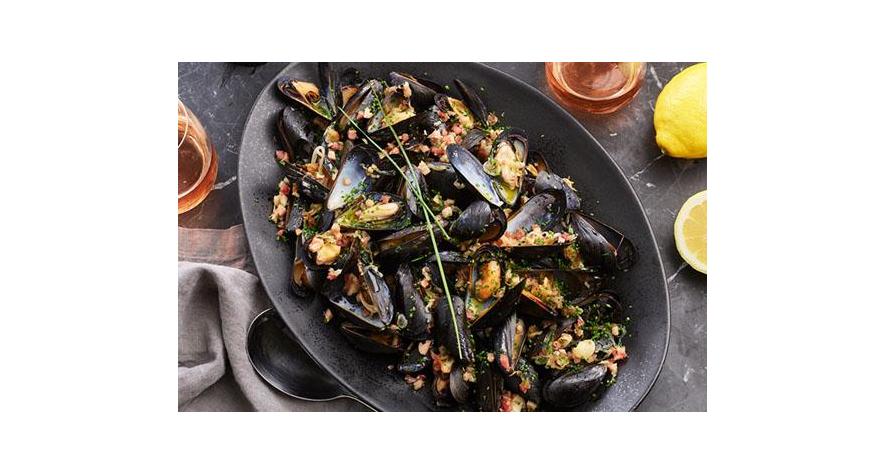 Recipes: Mussels with Guanciale & White Wine